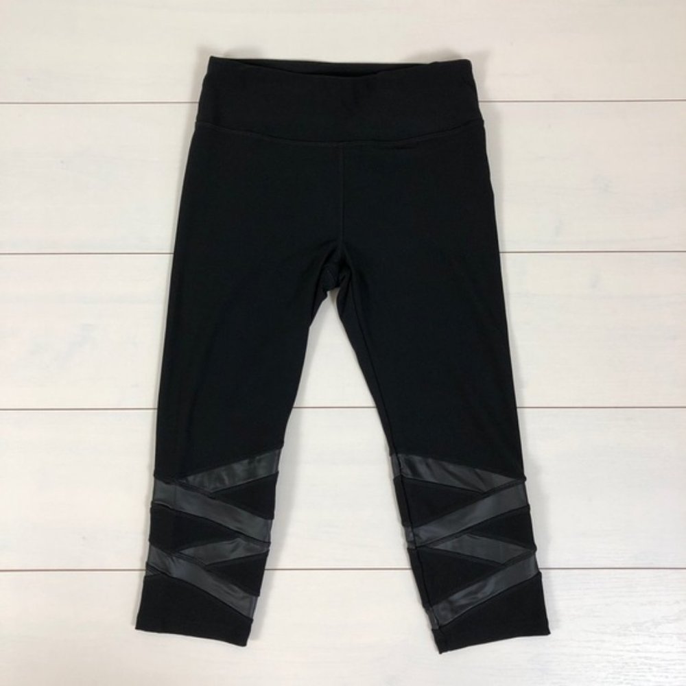 VOGO ATHLETICA CAPRI LEGGINGS